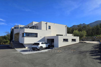 Villa - 280 m² - 5 pièces