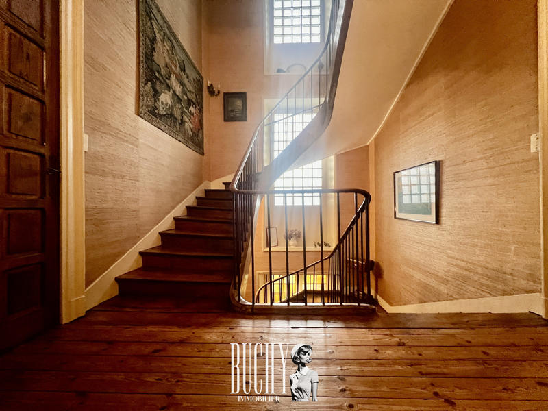 Maison - 326 m² - 12 pièces