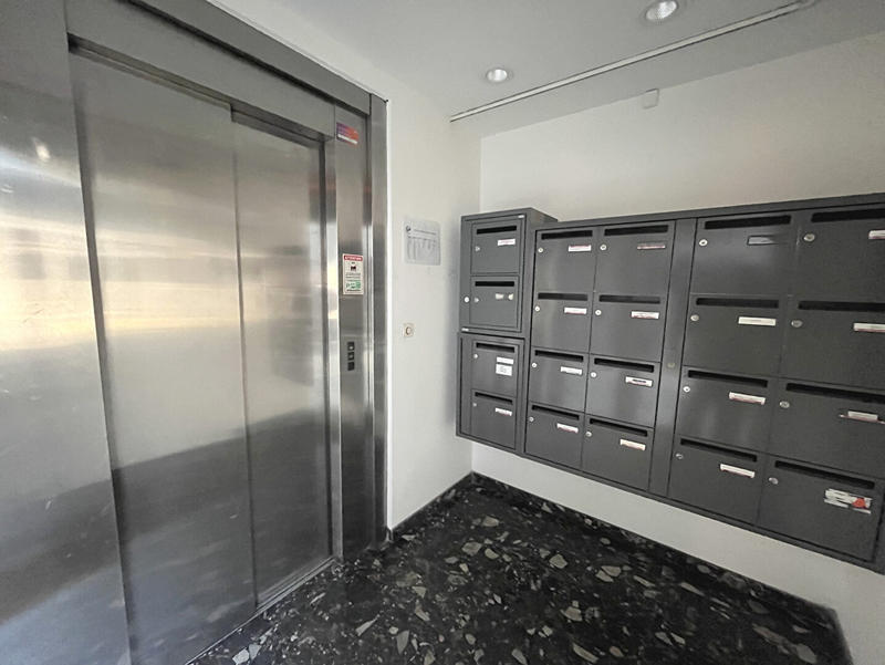 Bureau - 79 m² - 5 pièces