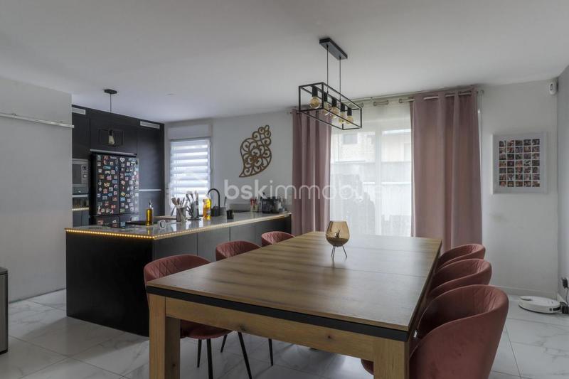 Maison - 94 m² - 4 pièces