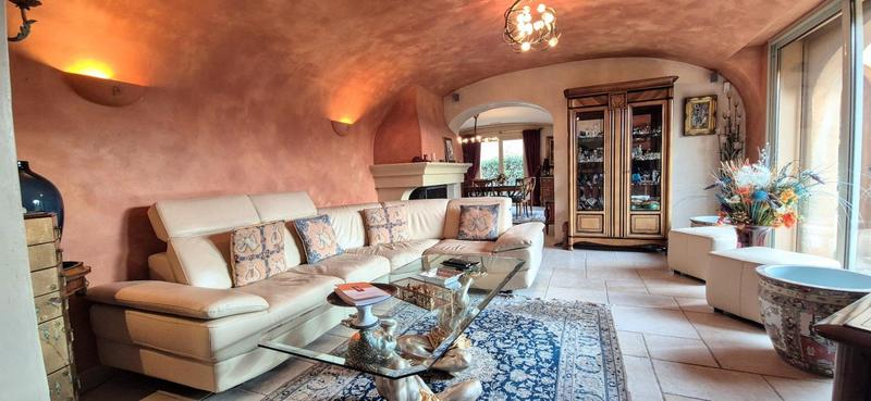 Maison - 208 m² - 7 pièces