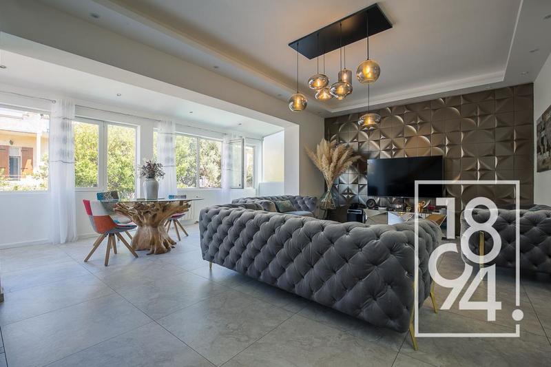 Maison - 180 m² - 5 pièces