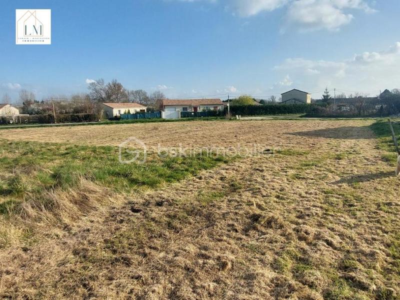 Terrain constructible - 1 300 m²