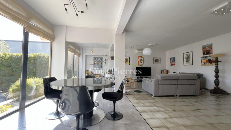 Villa - 200 m² - 4 pièces