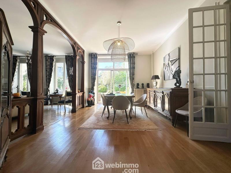 Maison de maîtres - 341 m² - 8 pièces