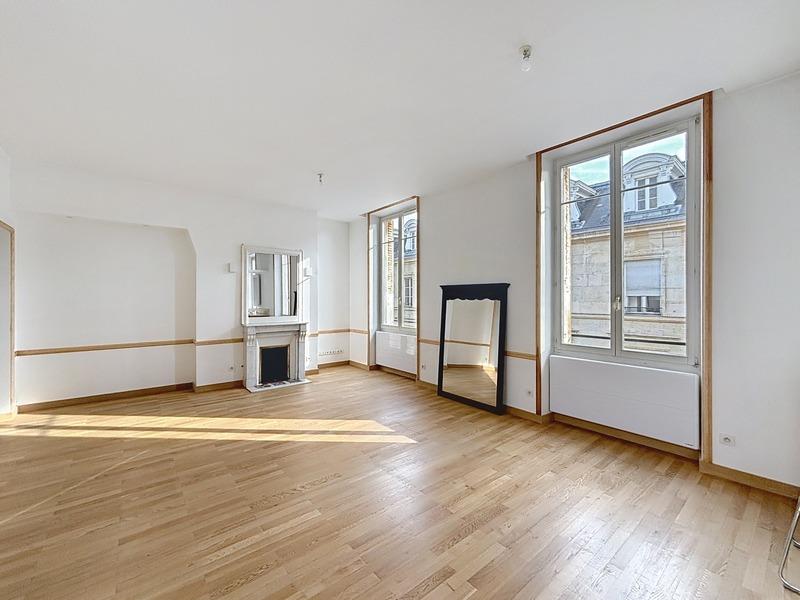 Appartement ancien - 121 m² - 6 pièces