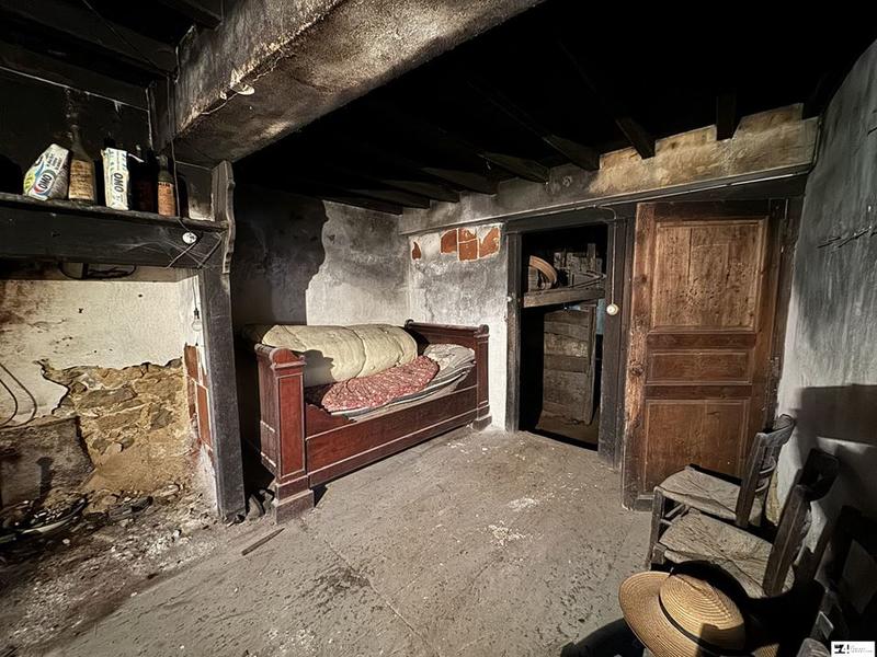 Maison ancienne - 414 m² - 4 pièces