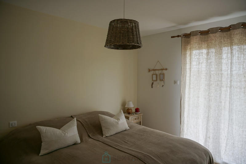 Maison - 220 m² - 6 pièces