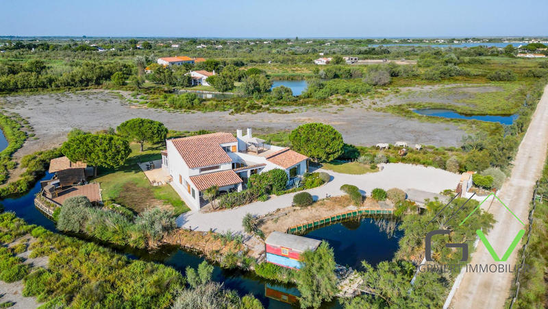 Mas - 218 m² - 7 pièces