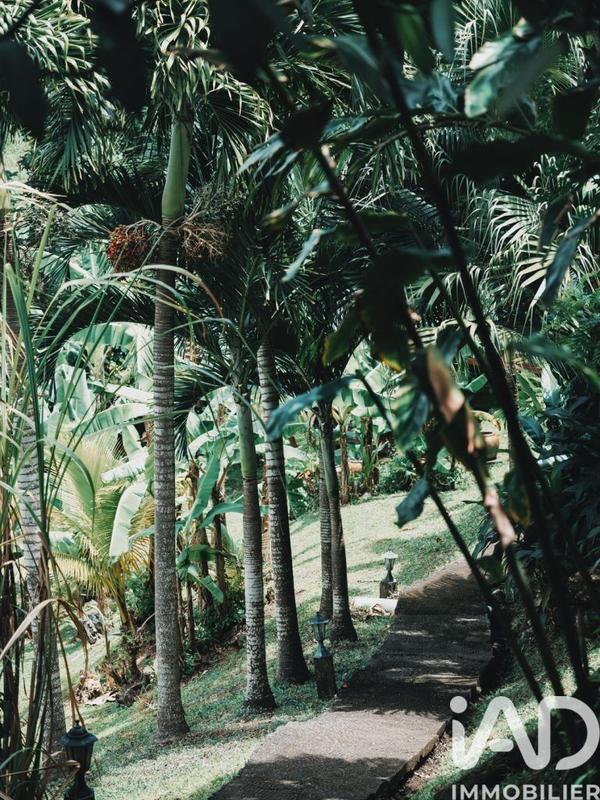 Maison - 200 m² - 6 pièces