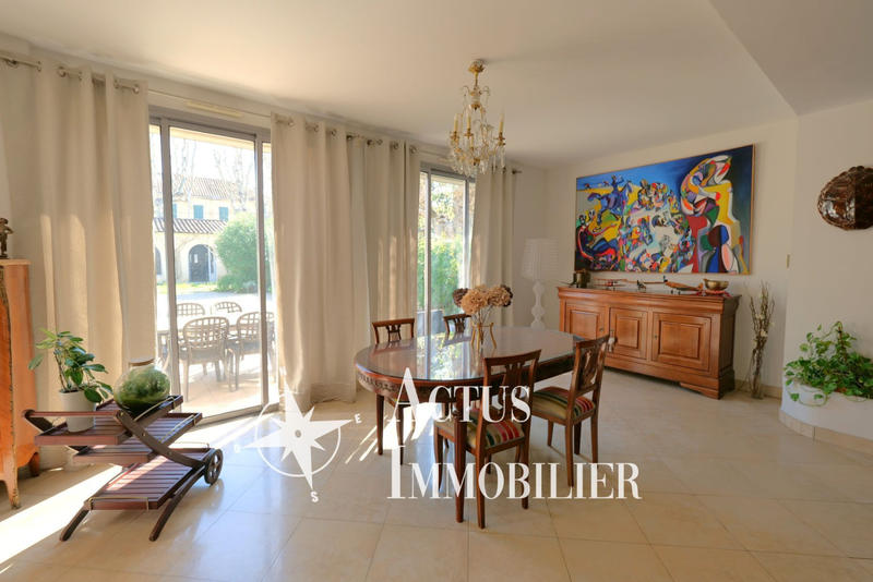 Maison - 200 m² - 7 pièces