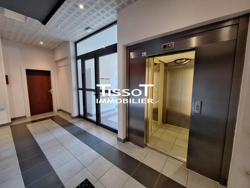 Bureau - 84 m² - 3 pièces