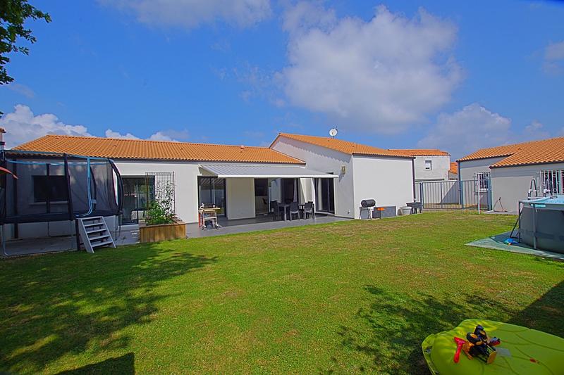 Maison traditionnelle - 157 m² - 5 pièces