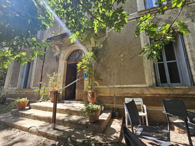 Maison - 790 m² - 15 pièces