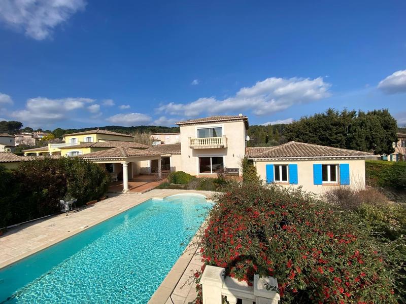 Maison - 192 m² - 6 pièces