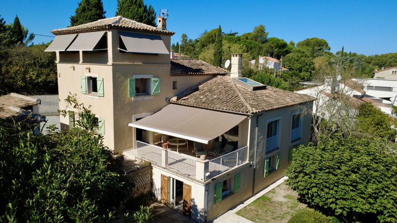 Maison bourgeoise - 318 m² - 11 pièces