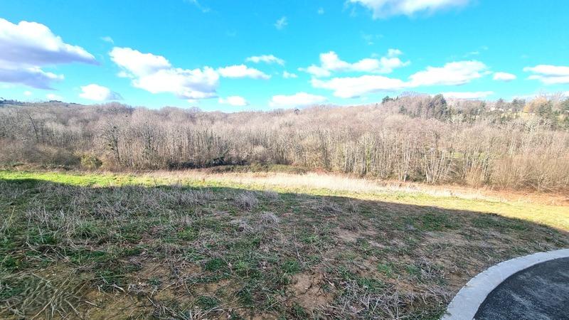 Terrain constructible - 1 028 m²