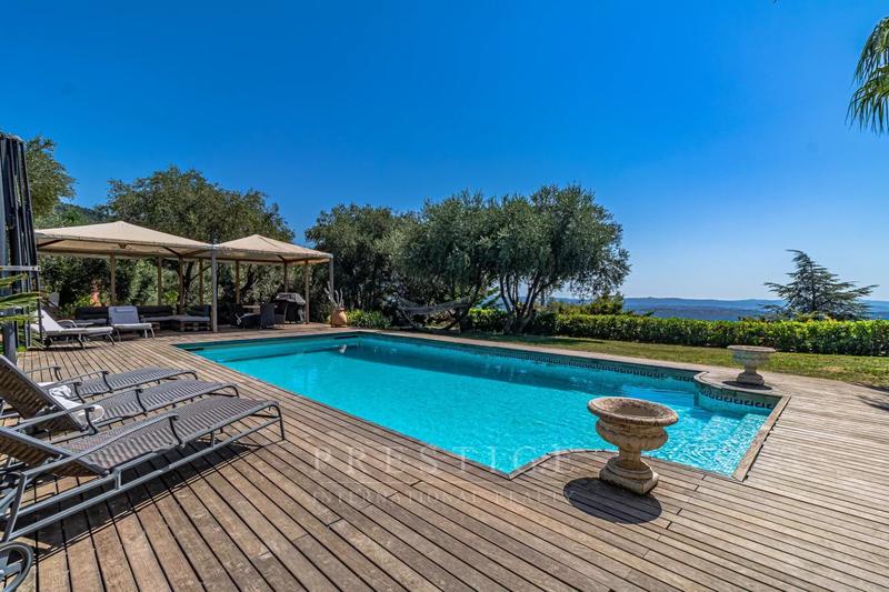 Maison - 179 m² - 8 pièces