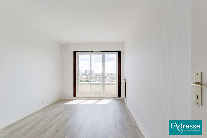 Appartement - 90 m² - 4 pièces