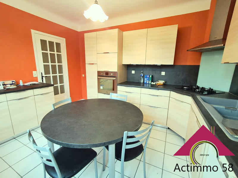 Maison - 203 m² - 10 pièces