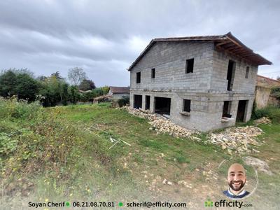 Maison - 200 m² - 2 pièces