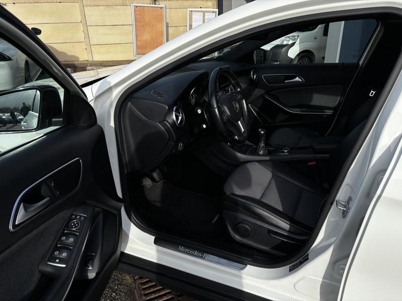 Mercedes Gla 200 Cdi 136cv 2.2 Inspiration Toit Ouvrant + Camera de Recul + Hayon Electrique