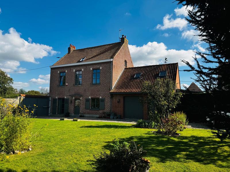 Maison - 166 m² - 8 pièces