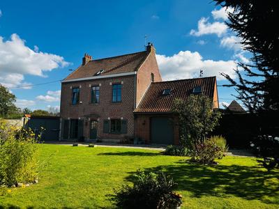 Maison - 166 m² - 8 pièces