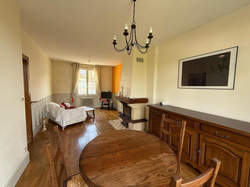 Maison - 90 m² - 5 pièces