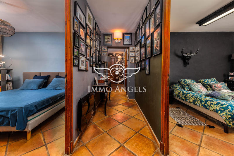 Mas - 575 m² - 21 pièces