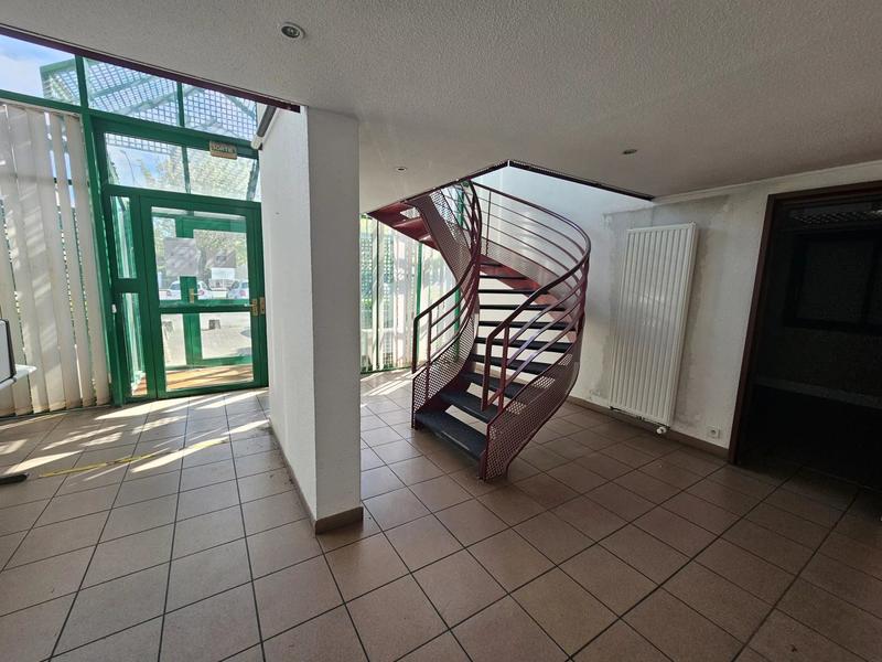 Bureau - 146 m² - 8 pièces