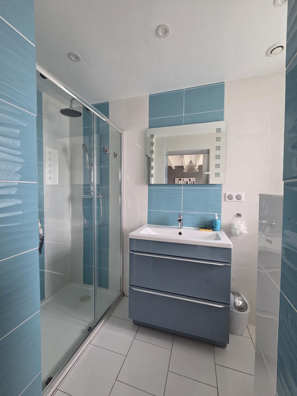 Maison - 222 m² - 7 pièces