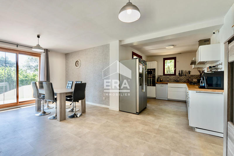 Maison - 198 m² - 8 pièces