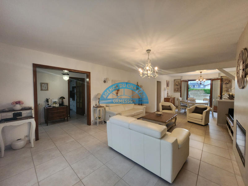 Maison - 140 m² - 6 pièces