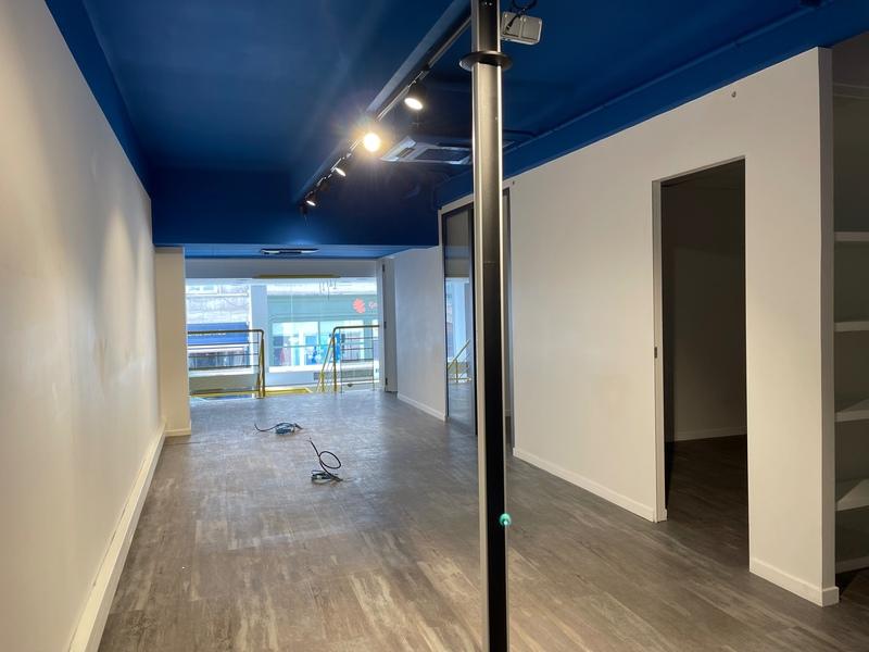 Local commercial - 230 m² - 2 pièces