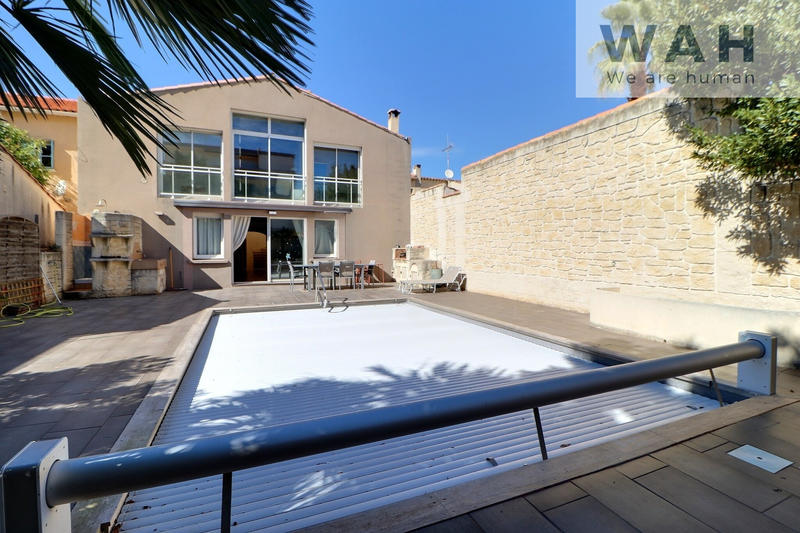 Maison - 202 m² - 6 pièces