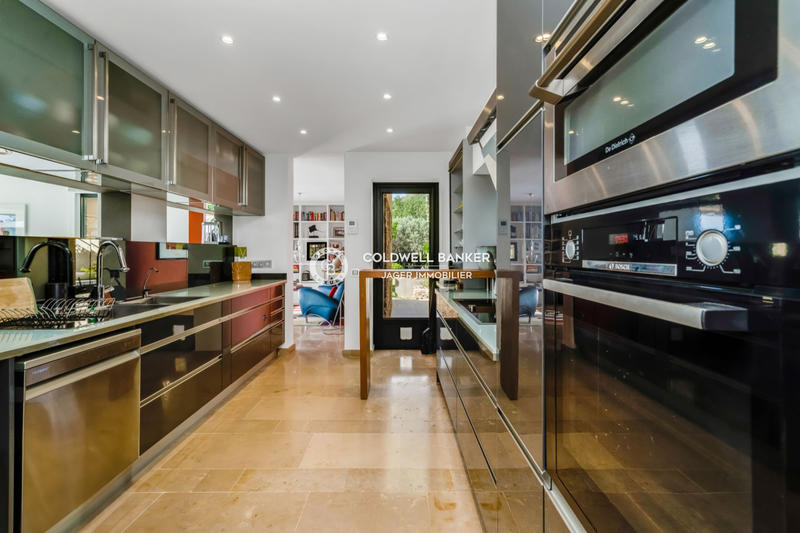 Villa - 230 m² - 5 pièces