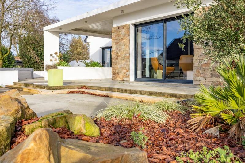 Maison - 250 m² - 8 pièces