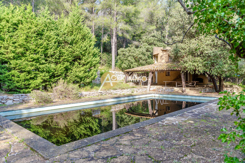 Maison - 400 m² - 10 pièces