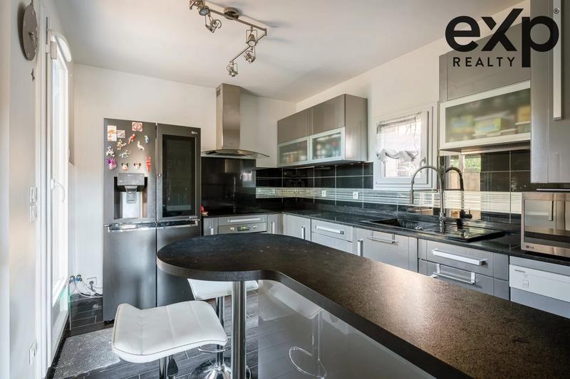 Maison - 97 m² - 5 pièces