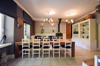 Maison - 328 m² - 12 pièces