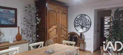 Maison - 211 m² - 9 pièces