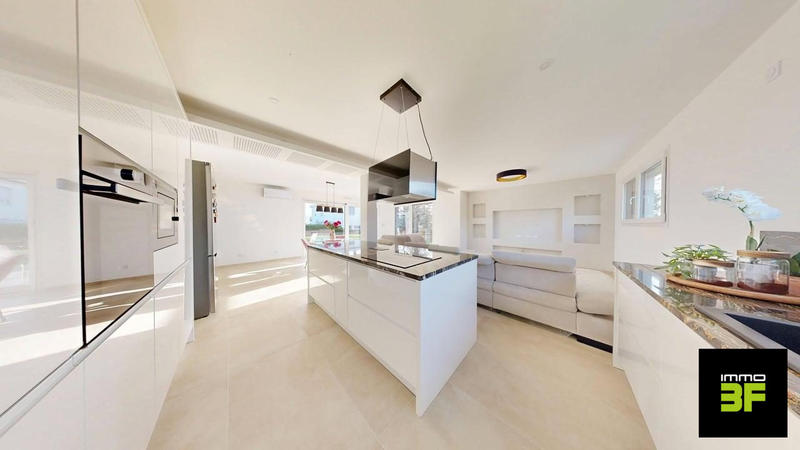 Maison - 142 m² - 5 pièces