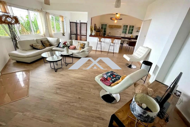 Maison - 170 m² - 6 pièces