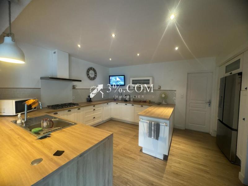 Pavillon - 140 m² - 8 pièces