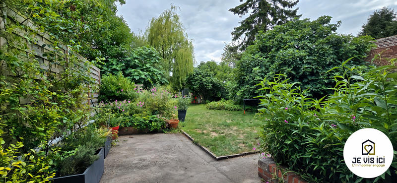 Maison - 230 m² - 10 pièces