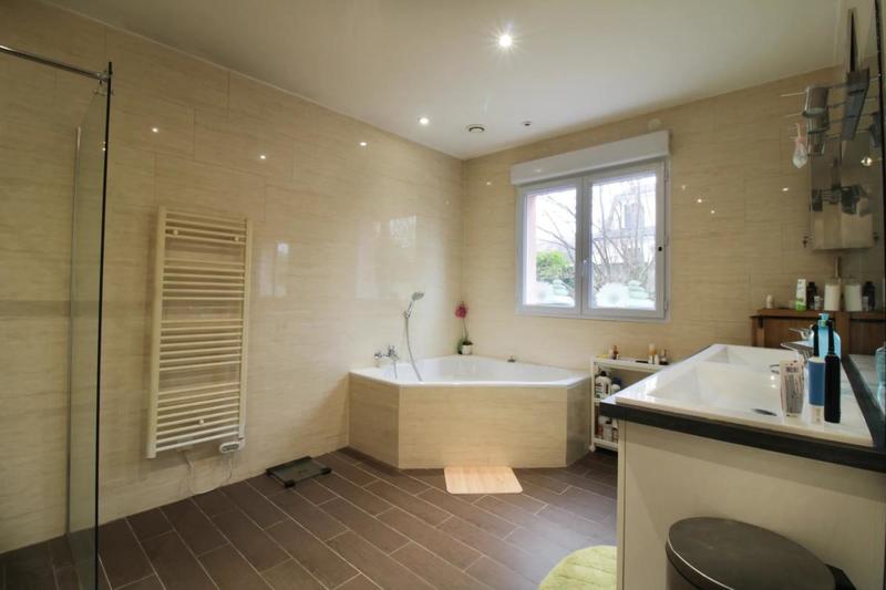 Maison - 197 m² - 7 pièces