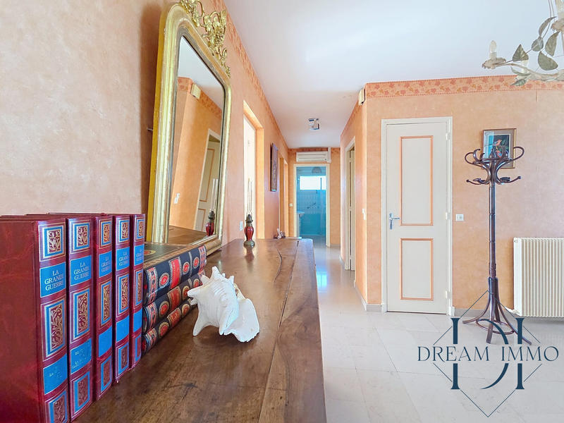 Maison traditionnelle - 206 m² - 8 pièces