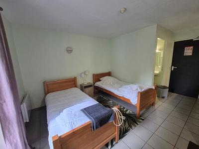 Maison - 3 712 m² - 59 pièces