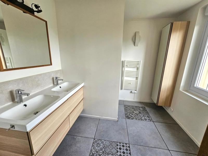 Maison - 197 m² - 5 pièces